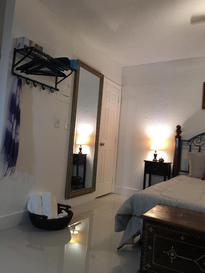 Private Studio Blocks From Coconut Grove Miami Exteriör bild
