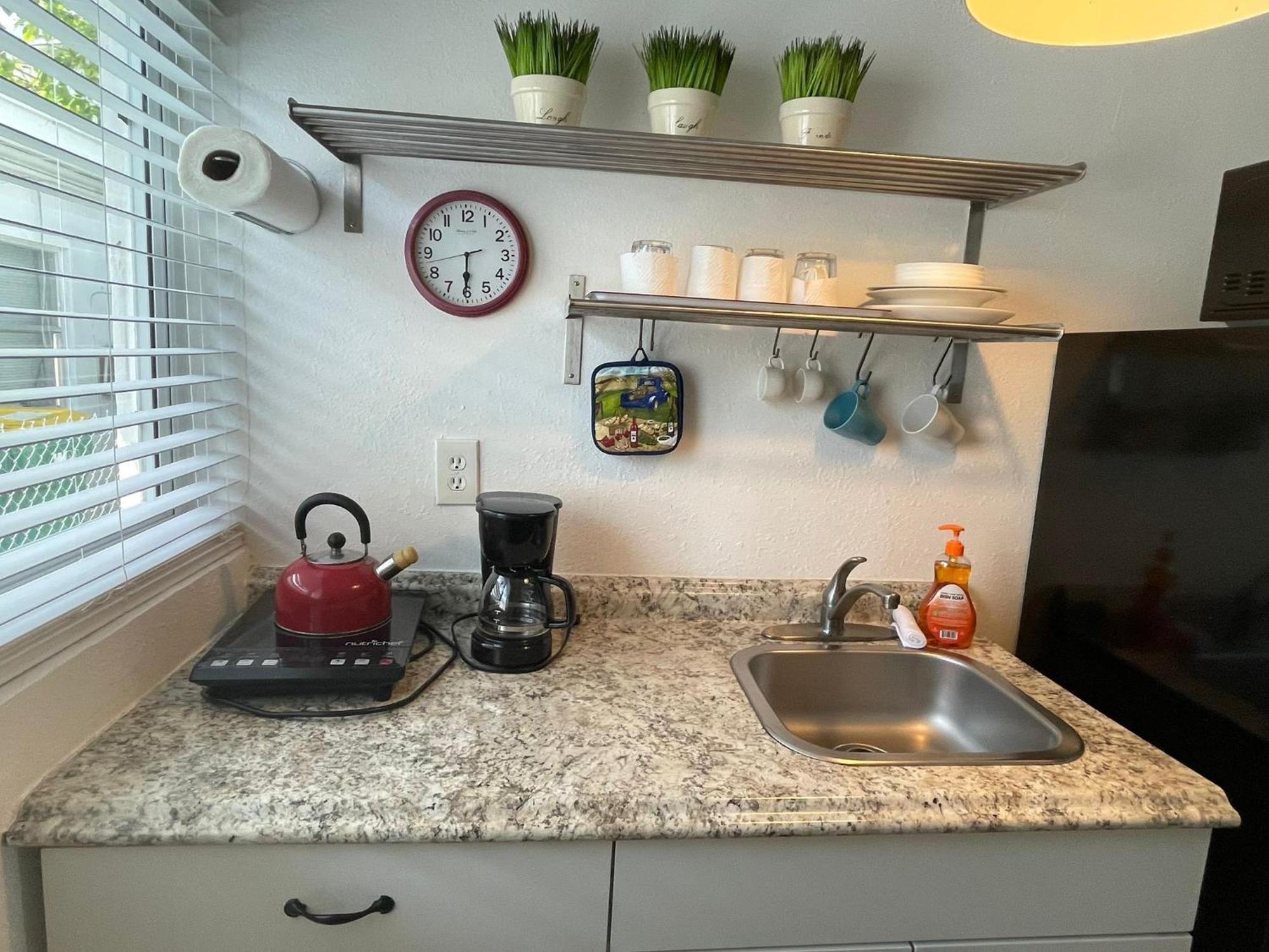 Private Studio Blocks From Coconut Grove Miami Exteriör bild